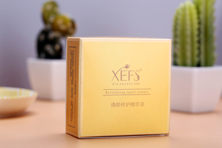 煥顏修復(fù)精華液